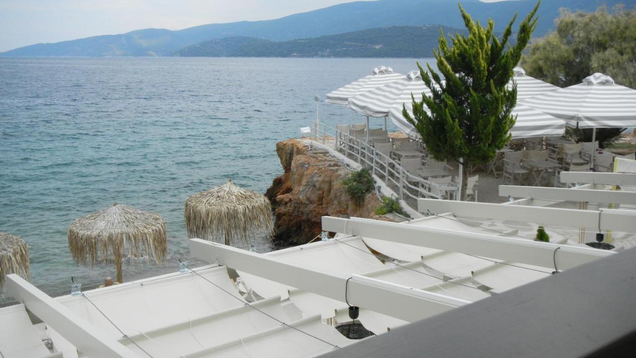 Cosy Guesthouse-Souterrain With Garden In City Center Corinth Bagian luar foto