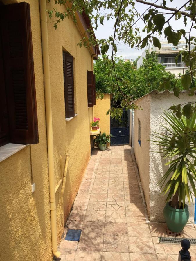 Cosy Guesthouse-Souterrain With Garden In City Center Corinth Bagian luar foto